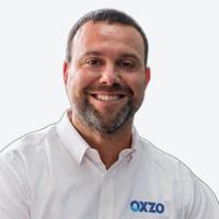 Luis Andrés Sepúlveda Letelier, Gerente Comercial de OXZO
